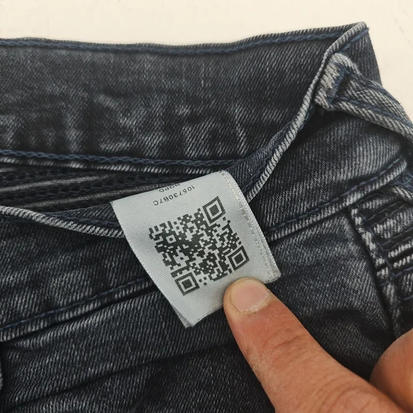 True Religion Men's Dark Blue Relaxed Jeans - Picture 4 of 8